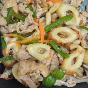 5252nの作ってみた!投稿(【豚こまとちくわとピーマンのカレー炒め】ご飯泥棒な節約おかず)