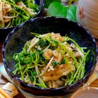 【レンジで作れる簡単レシピ!!】えのきと豆苗のゆかり和え