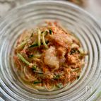 食感が楽しい野菜たっぷりエビとカニカマの春雨サラダ