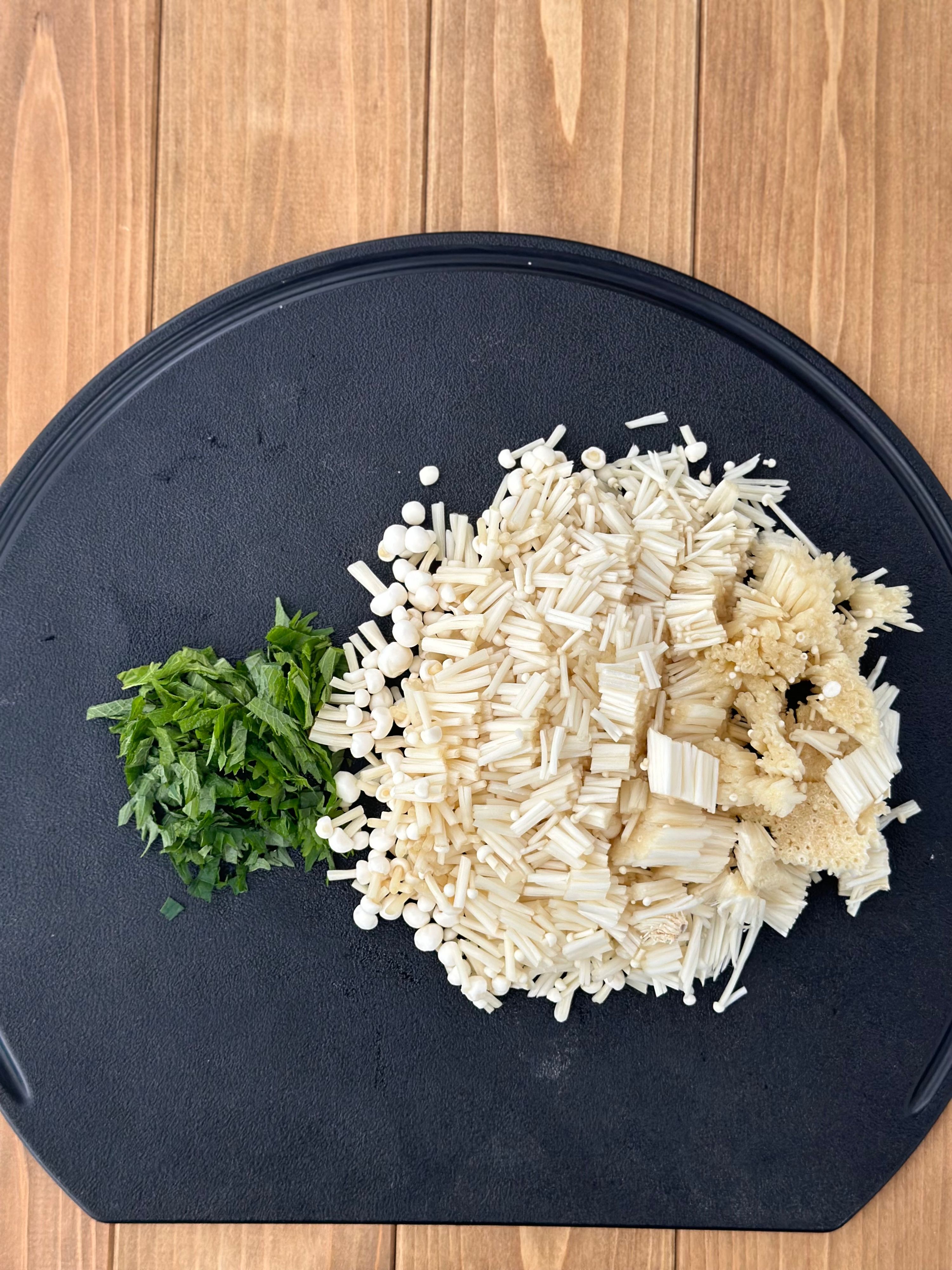 大葉とえのきのヘルシー鶏つくね】思わずもう1個♪ | レシピサイトNadia