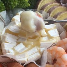 せいろでカマンベールチーズフォンデュ