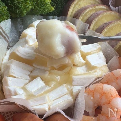 せいろでカマンベールチーズフォンデュ