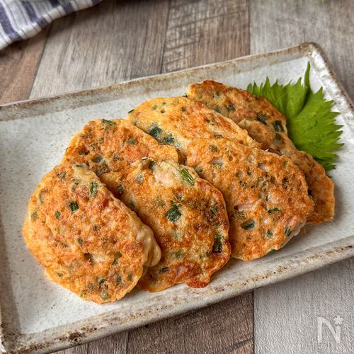 混ぜて焼くだけ♩ニラ豆腐もち