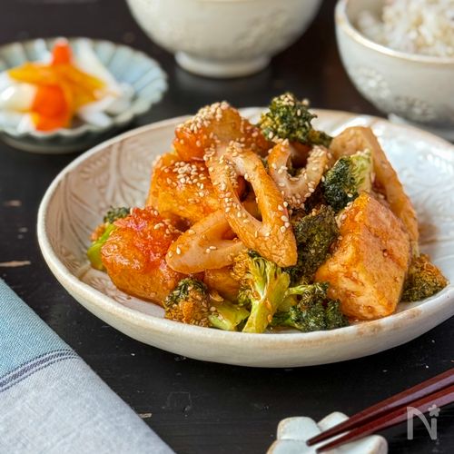 【カリカリ豆腐とブロッコリーのヤンニョムちくわ】