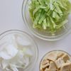 カレー風味♪高野豆腐とキャベツのコンソメスープの工程1