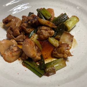しょうこの作ってみた!投稿(食材２つ！絶品居酒屋風おかず♡『甘辛醤油の鶏ももねぎま炒め』)