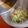 【きゅうりのねぎ塩ダレ】熱々ごま油が決め手！やみつき副菜の工程3