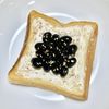 キャピタンの作ってみた!投稿(おせちの残りで、黒豆クリームチーズトースト・トーストバリエ)