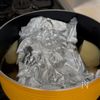 【10分で作り置き】新じゃがいもの煮っ転がしの工程1