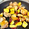 こってりダレでご飯が進む！サツマイモ入りヤンニョムチキンの工程5