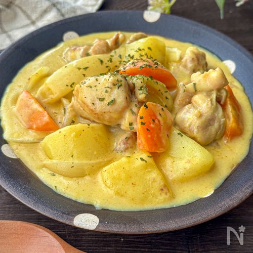 子どもウケ抜群♪【チキンカレークリーム煮】