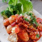 ＼みんな大好きトマト味／小さめチーズ肉団子と豆のトマト煮込み