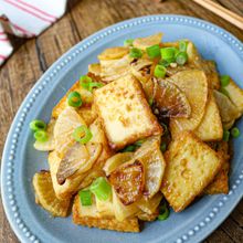 食材2つ！【厚揚げと焼き大根の甘辛生姜炒め】箸が止まらん♡