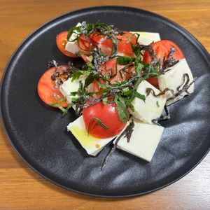 こむぎの作ってみた!投稿(ヘルシー♪♪チーズみたいな塩麹豆腐とトマトの塩昆布サラダ)