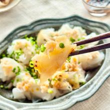 火も包丁も使わない！ポリ袋でツルッと冷やし皿ワンタン風