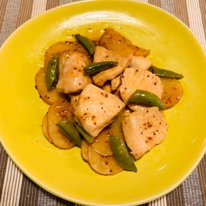 puricoの作ってみた!投稿(10分で胃袋掴む！＼新じゃがと鶏肉の粒マス炒め／)