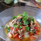 やみつき！味付きサバ缶とトマトのさっぱりそうめん
