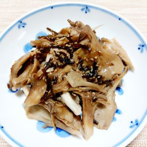 よっこの作ってみた!投稿(レンジで5分！【まいたけの塩昆布和え】簡単やみつき副菜♩)