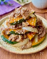 ごはんがすすむ♩かぼちゃと豚肉の甘酢炒め