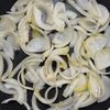 ごはんがすすむ♪豚肉と新玉ねぎの梅味噌炒めの工程1