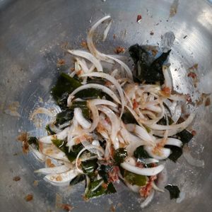 KUMIKOの作ってみた!投稿(『新玉ねぎとわかめの梅おかか和え』)