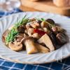 【入れて煮るだけの簡単おもてなし！】きのこのコンフィ