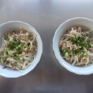 はるにゃんこの作ってみた!投稿(3分チンして和えるだけ！無限に食べちゃう「ツナマヨもやし」)