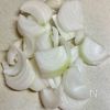 ワンパン5分！焼肉のたれで簡単「豚たま炒め」の工程1