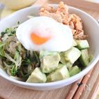 茹で豚とアボカドのビビンバ丼