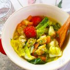 春を感じる食べるスープ
[春野菜とあさりのコンソメスープ]