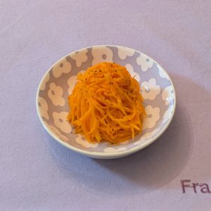 𝔂𝓾𝓶𝓲🍓の作ってみた!投稿(シンプルにおいしい♩基本の人参のラペ)