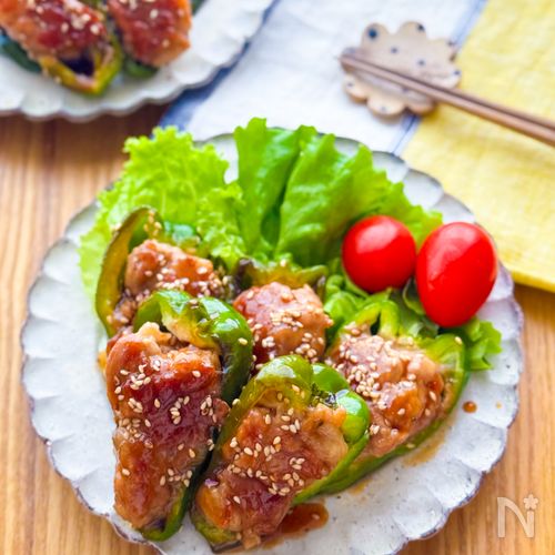 【豚こまピーマンの甘辛肉詰め】