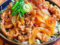 男子が喜ぶ【豚こま玉ねぎの甘辛炒め】ガッツリ節約おかず◎