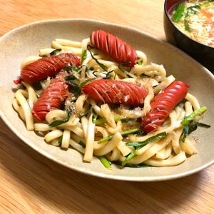 Nao★彡の作ってみた!投稿(【簡単！】赤ウインナーとニラの焼きうどん)