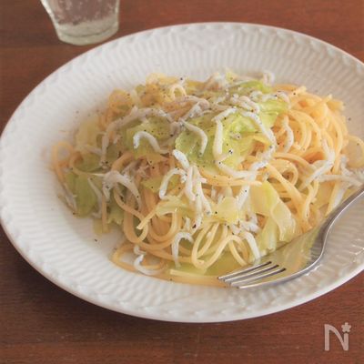 【包丁いらず、和えるだけ】春キャベツとシラスのシンプルパスタ