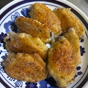 せーちゃんの作ってみた!投稿(黒胡椒たっぷりビール用‼︎肉汁じゅわー手羽先♡)