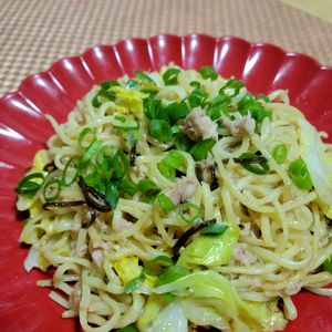 ヴェルの作ってみた!投稿(【5分で最強焼きそば】ツナと塩昆布焼きそば)