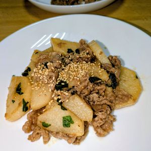 joe sanの作ってみた!投稿(牛こまと長芋の紫蘇バター炒め)