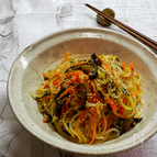 病みつきツナ缶旨味アップ！野菜たっぷり中華こんにゃく麺サラダ
