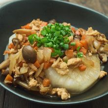 鶏そぼろと野菜の本鶏だし煮のふろふき大根