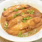 ごま油が決め手！カレイのこってり煮付け