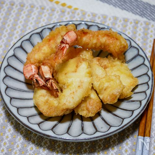鶏ささみ肉の昆布茶風味天ぷら(海老天おまけ)