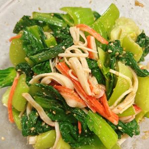 サラの作ってみた!投稿(【チンゲン菜とかにかまのごま和え】一人で一気食いしちゃいそう)