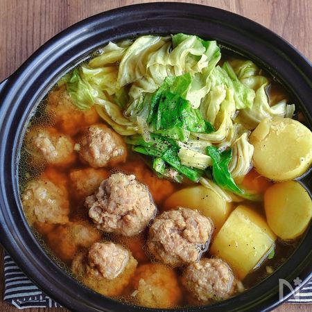 豚団子とじゃがいもとキャベツのカレースープ鍋 By 松山絵美 レシピサイト Nadia ナディア プロの料理家のおいしいレシピ