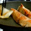 鮭の臭みゼロに仕上げるレシピ『鮭のソテー焦がしネギソース』の工程5