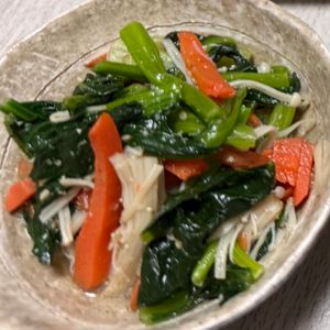 みーこの作ってみた!投稿(焼肉屋さん風《小松菜とえのきと人参♡旨塩ナムル》)