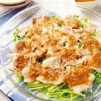 【免疫力】黒酢玉ねぎダレで♪豆苗と豚肉のレンジ蒸し