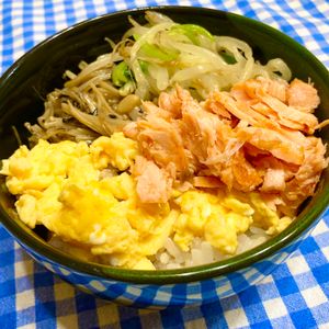 わらびもっちの作ってみた!投稿(やみつき！魚が好きになる♡『ほぐし鮭の和風ビビンバ』)
