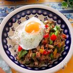 残った野菜大量消費！甘辛味の和風ガパオライス