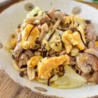 [キャベツと豚玉の塩こん炒め]さっと作れて栄養満点♪